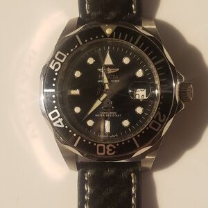 Rare Invicta Grand Diver Watch With Carbon Fiber Band